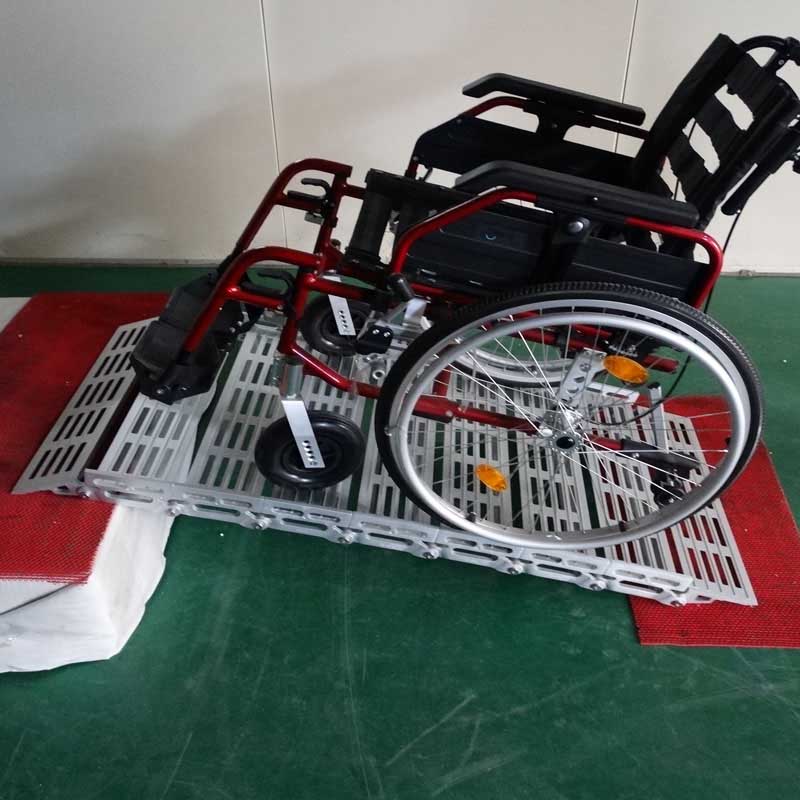 알루미늄 휠체어 경사로 표준 26in 너비