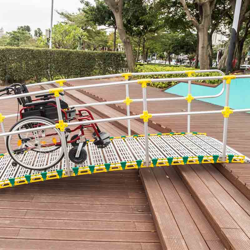 Aluminum disabled ramp with handrail